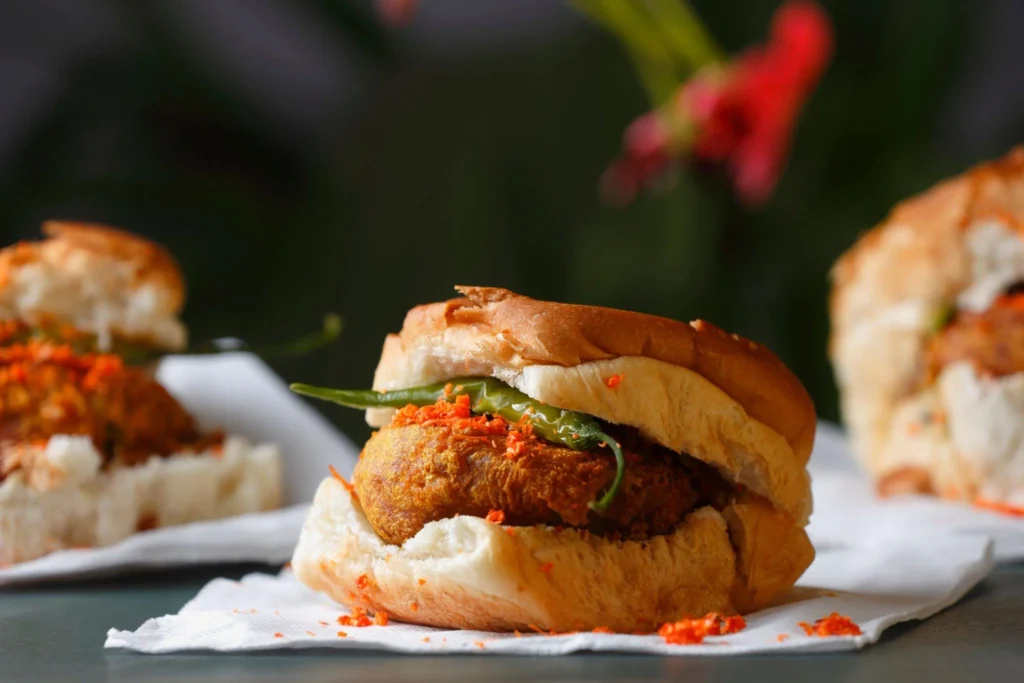 VADA PAV ,FAMOUS MUMBAI FOOD, Indian Street Food